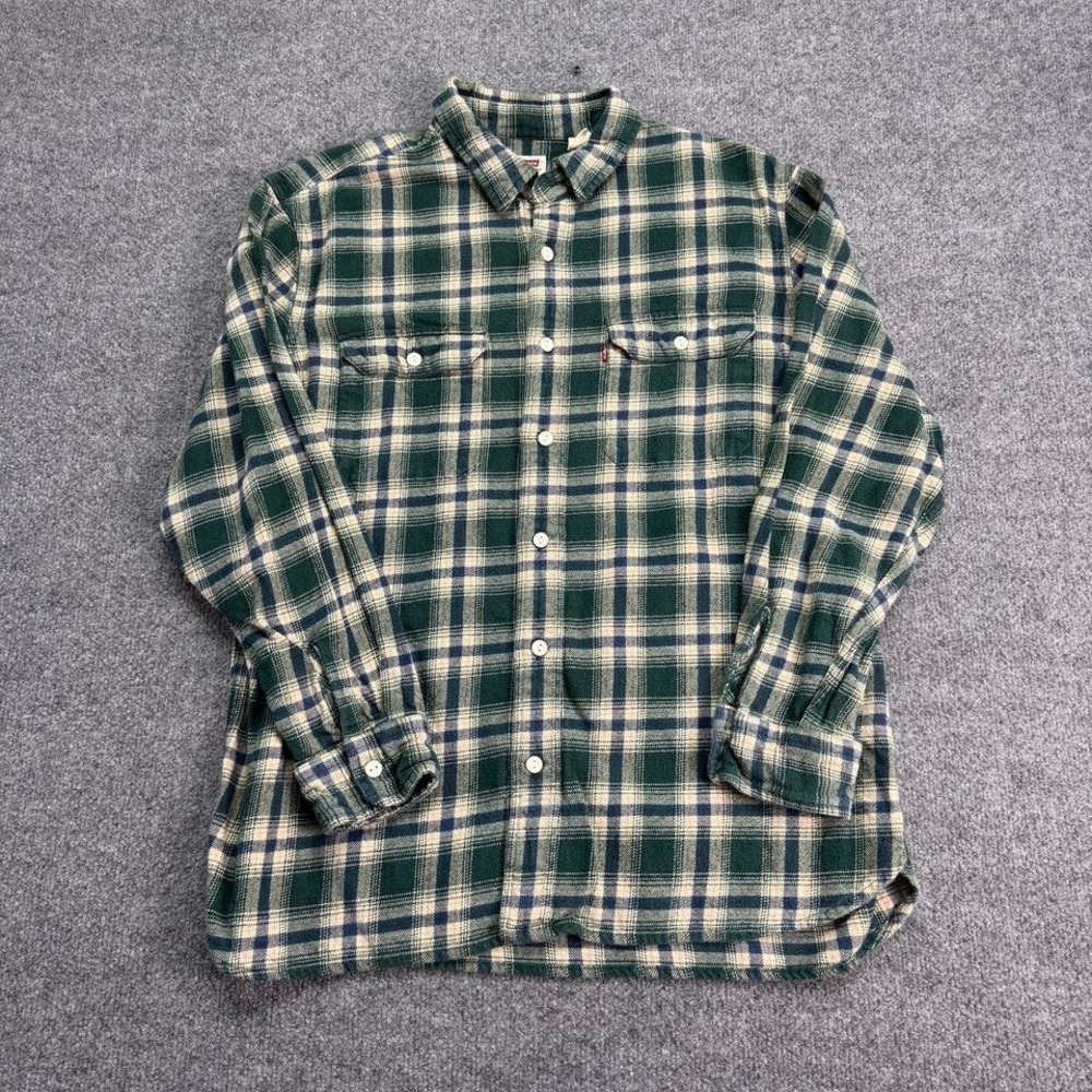 Levi's plaid flannel size men's large relaxed fit